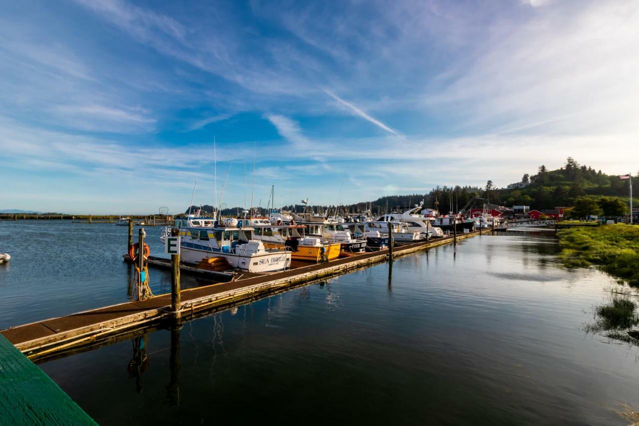 At The Helm Hotel Ilwaco Ngoại thất bức ảnh