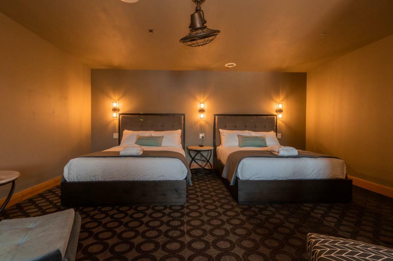 At The Helm Hotel Ilwaco Phòng bức ảnh