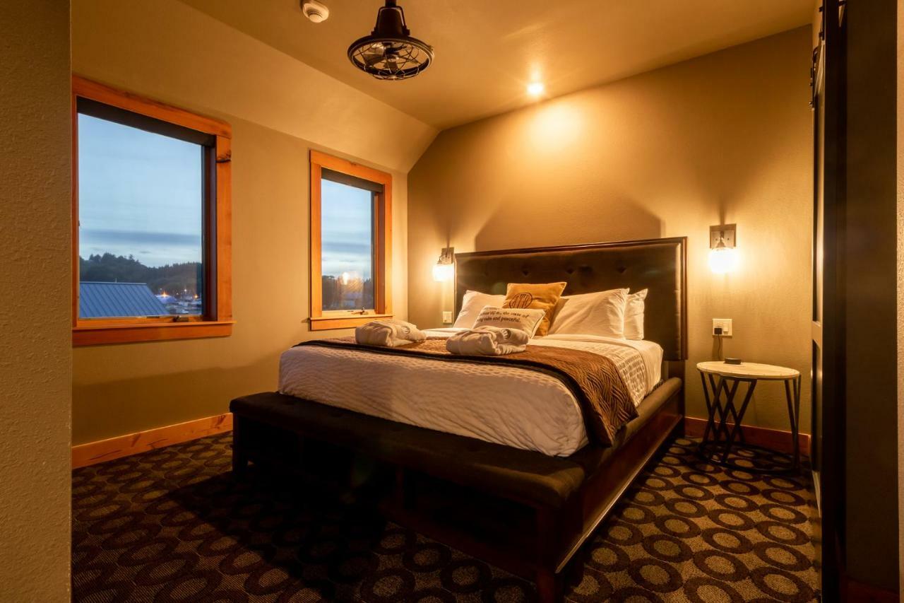 At The Helm Hotel Ilwaco Phòng bức ảnh